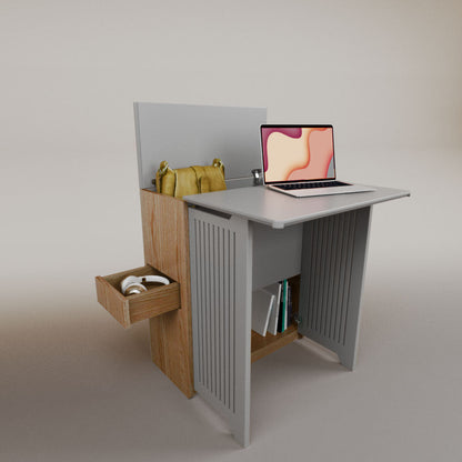 Valeria's Desk
