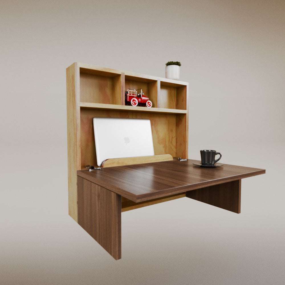 Luisa Cuadrado Desk