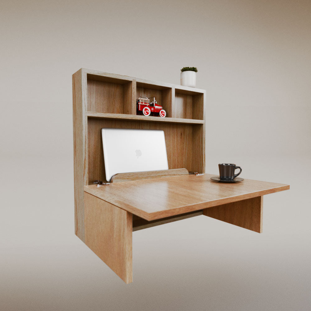 Luisa Cuadrado Desk