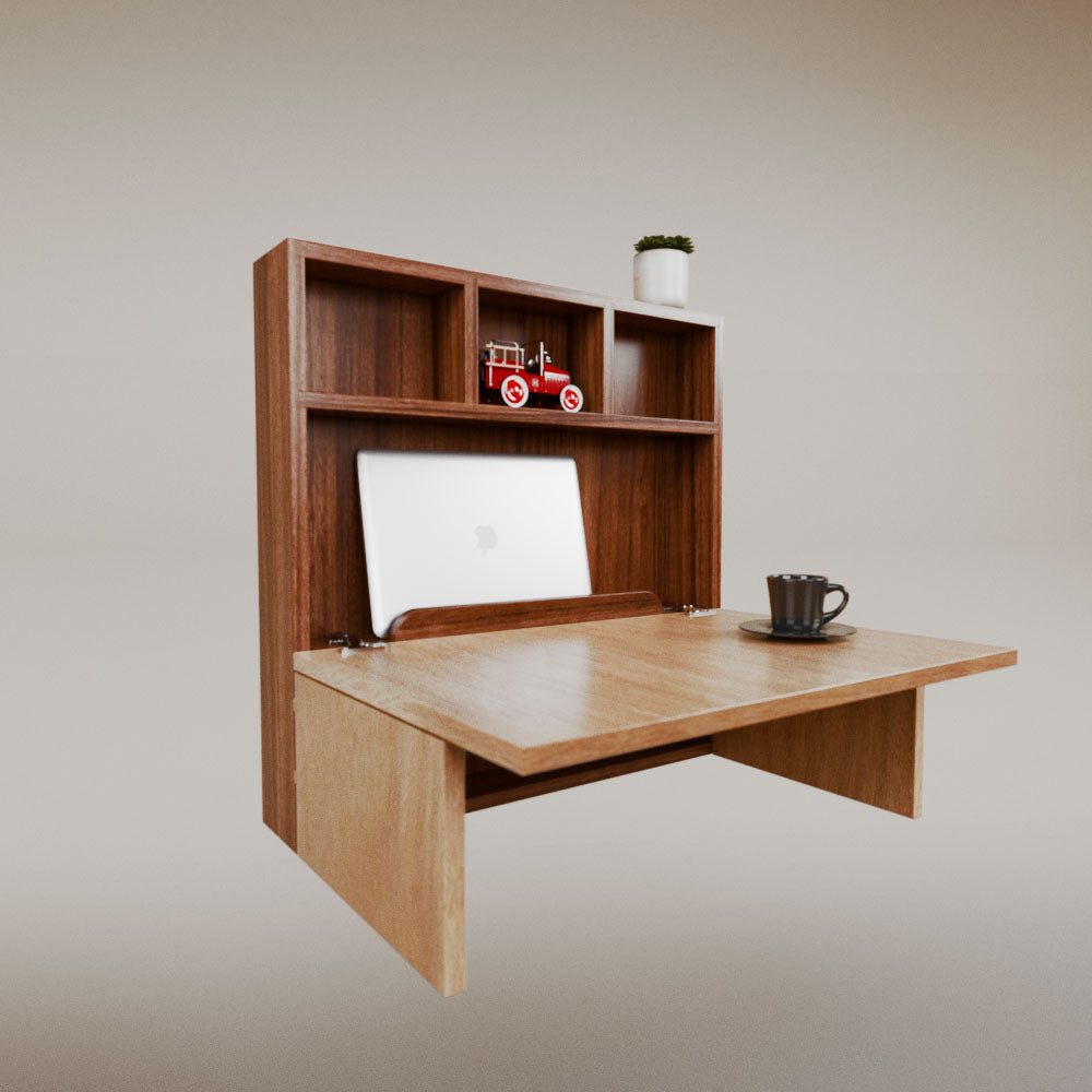 Luisa Cuadrado Desk