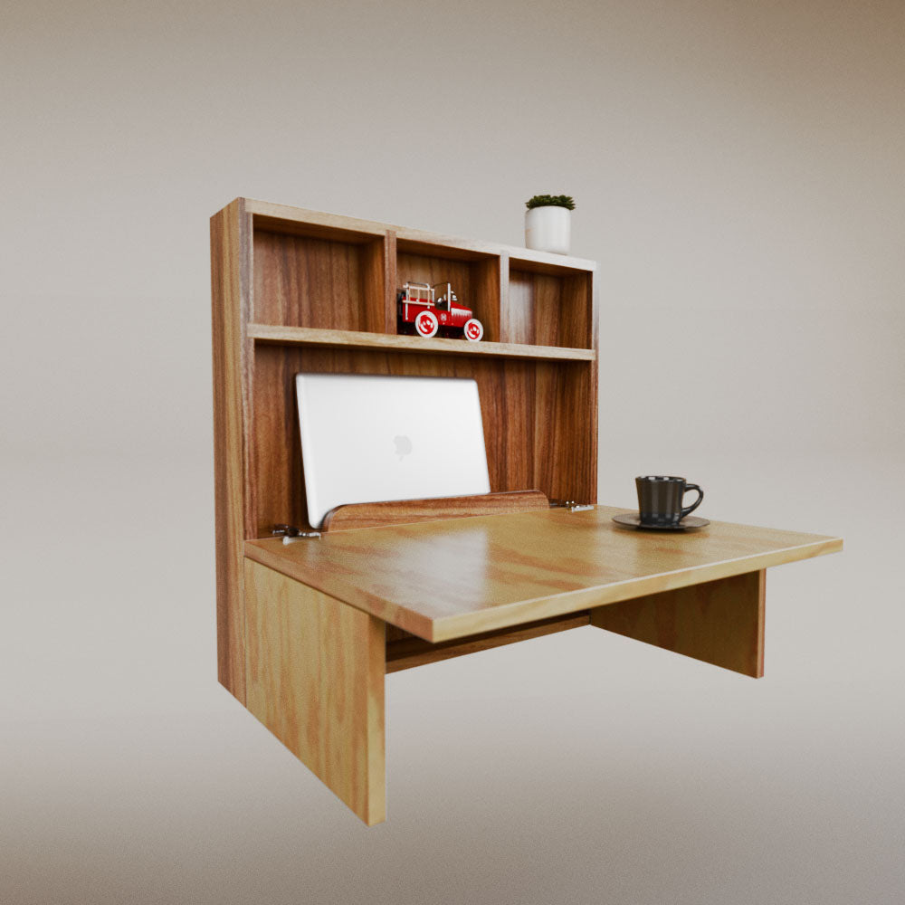 Luisa Cuadrado Desk