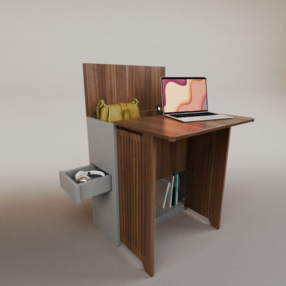 Valeria's Desk